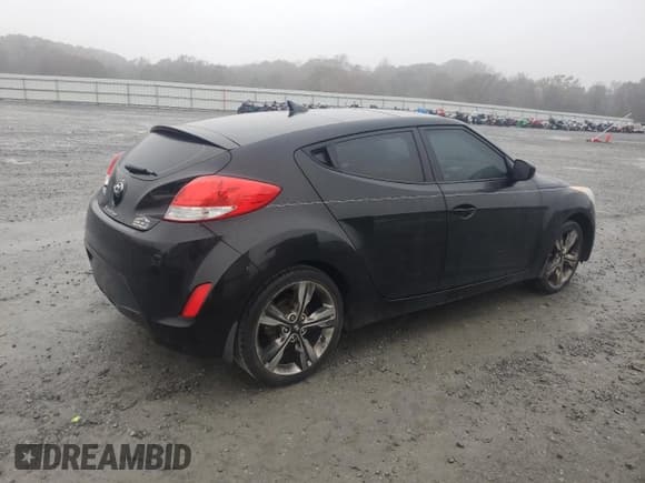 ✅ 2017 Hyundai Veloster • VIN: KMHTC6AD7HU322627 • Lot: 80287014. Wystawiony na Copart z przebiegiem 108 890 mil. Bezpłatny archiwum sprzedaży aukcyjnych z USA i szczegółowy raport historii pojazdu na DreamBid. Zdjęcie 3.