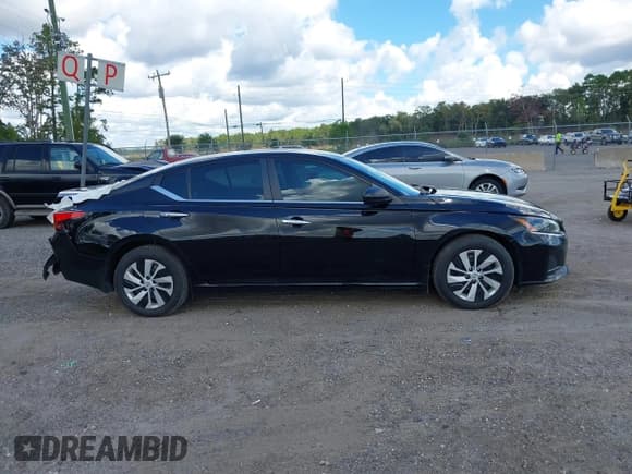 ✅ 2024 Nissan Altima S • VIN: 1N4BL4BV1RN316223 • Lot: 43297437. Wystawiony na IAAI z przebiegiem 73 142 mil. Bezpłatny archiwum sprzedaży aukcyjnych z USA i szczegółowy raport historii pojazdu na DreamBid. Zdjęcie 13.