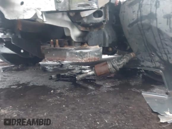 ✅ 2015 Chevrolet Equinox LT • VIN: 1GNALCEK5FZ104583 • Lot: 43567385. Wystawiony na IAAI z przebiegiem 92 585 mil. Bezpłatny archiwum sprzedaży aukcyjnych z USA i szczegółowy raport historii pojazdu na DreamBid. Zdjęcie 18.