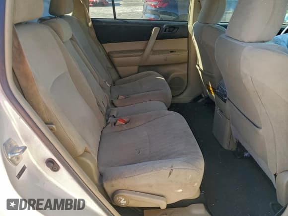 ✅ 2013 Toyota Highlander • VIN: 5TDZK3EH4DS095893 • Лот: 94774745. Опубликован ранее на Copart с пробегом Не указан. Бесплатный доступ к архиву аукционных продаж из США и подробный отчёт об истории автомобиля на DreamBid. Изображение 11.