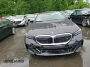 ✅ 2024 BMW i5 M60 • VIN: WBY43FK02RCR59662 • Lot: 58531135. Wystawiony na Copart z przebiegiem 11 257 mil. Bezpłatny archiwum sprzedaży aukcyjnych z USA i szczegółowy raport historii pojazdu na DreamBid. Zdjęcie 13.
