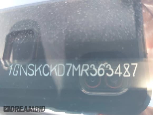 ✅ 2021 Chevrolet Suburban LT • VIN: 1GNSKCKD7MR363487 • Lot: 41669481. Wystawiony na IAAI z przebiegiem 89 484 mil. Bezpłatny archiwum sprzedaży aukcyjnych z USA i szczegółowy raport historii pojazdu na DreamBid. Zdjęcie 9.