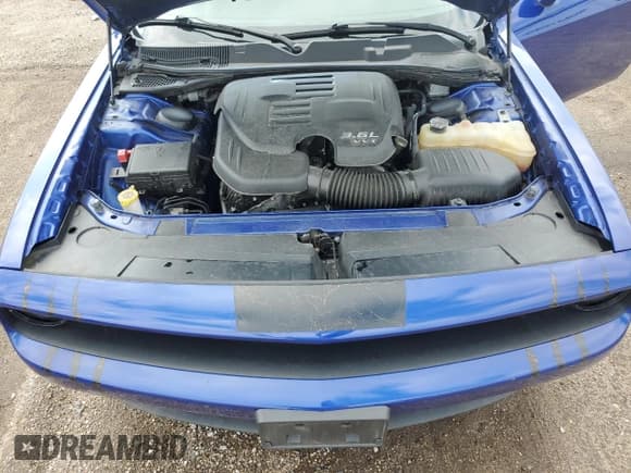 ✅ 2019 Dodge Challenger SXT • VIN: 2C3CDZGG4KH575066 • Lot: 71874505. Wystawiony na Copart z przebiegiem 69 095 mil. Bezpłatny archiwum sprzedaży aukcyjnych z USA i szczegółowy raport historii pojazdu na DreamBid. Zdjęcie 11.