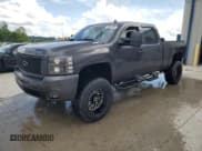 ✅ 2007 Chevrolet Silverado 2500HD 1LT • VIN: 1GCHK23657F557051 • Лот: 63984665. Опубликован ранее на Copart с пробегом Не указан. Бесплатный доступ к архиву аукционных продаж из США и подробный отчёт об истории автомобиля на DreamBid. Изображение 1.