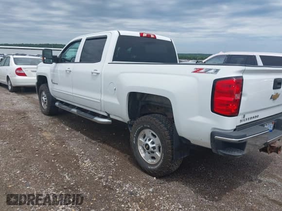 ✅ 2017 Chevrolet Silverado 2500HD LT • VIN: 1GC1KVEG4HF103805 • Lot: 42528905. Listed on IAAI with 306,889 mi. Free auction sales archive from the USA and detailed vehicle history report at DreamBid. Image 3.