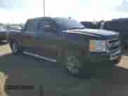 2009 Chevrolet Silverado 1500 LS z VIN 3GCEK13C59G241234, wystawiony jako Copart lot #54957125 z przebiegiem 176 659 mil mil oraz Czysty tytuł • Clean title. Historia ofert i sprzedaży dostępna na DreamBid. Obrazek 4.