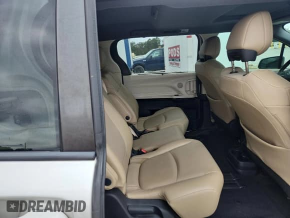 ✅ 2021 Toyota Sienna XLE • VIN: 5TDYRKEC3MS001816 • Lot: 85180775. Listed on Copart with 163,102 mi. Free auction sales archive from the USA and detailed vehicle history report at DreamBid. Image 10.