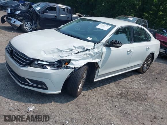 ✅ 2016 Volkswagen Passat S • VIN: 1VWAT7A37GC052759 • Lot: 42387916. Wystawiony na IAAI z przebiegiem 134 865 mil. Bezpłatny archiwum sprzedaży aukcyjnych z USA i szczegółowy raport historii pojazdu na DreamBid. Zdjęcie 2.