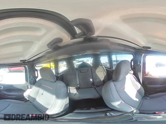 ✅ 2020 Jeep Wrangler Unlimited Rubicon • VIN: 1C4HJXFG4LW188617 • Lot: 84739615. Wystawiony na Copart z przebiegiem Nie podano. Bezpłatny archiwum sprzedaży aukcyjnych z USA i szczegółowy raport historii pojazdu na DreamBid. Zdjęcie 16.