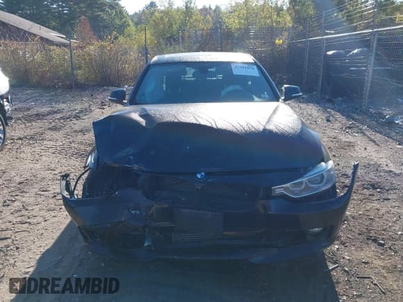 ✅ 2014 BMW 3 Series 328i xDrive • VIN: WBA3B3G54ENR83962 • Lot: 43381858. Wystawiony na IAAI z przebiegiem 197 577 mil. Bezpłatny archiwum sprzedaży aukcyjnych z USA i szczegółowy raport historii pojazdu na DreamBid. Zdjęcie 12.