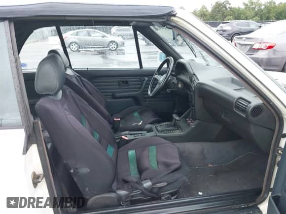 1990 BMW 3 Series с VIN WBABB230XLEC19632, выставлен на аукционе IAAI как лот 42859545 с пробегом 213 743 миль миль и . История ставок и продаж доступна на DreamBid. Изображение 5.