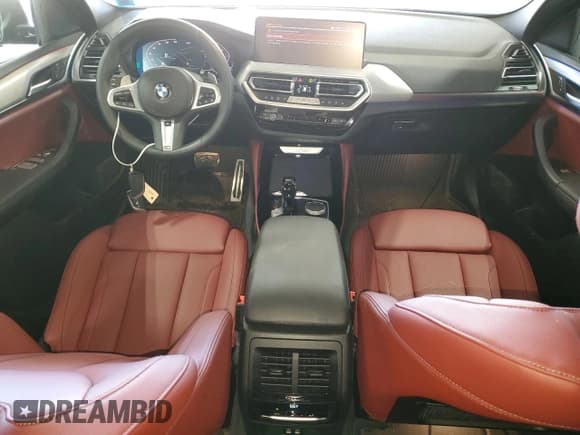 ✅ 2025 BMW X4 xDrive30i • VIN: 5UX33DT05S9X66522 • Lot: 69995505. Listed on Copart with 3,292 mi. Free auction sales archive from the USA and detailed vehicle history report at DreamBid. Image 8.