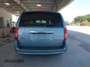 ✅ 2010 Chrysler Town & Country Limited • VIN: 2A4RR7DX4AR451835 • Lot: 42292260. Wystawiony na IAAI z przebiegiem 184 666 mil. Bezpłatny archiwum sprzedaży aukcyjnych z USA i szczegółowy raport historii pojazdu na DreamBid. Zdjęcie 16.