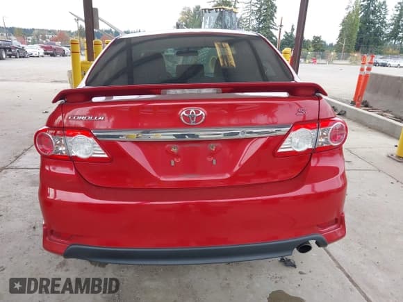 ✅ 2013 Toyota Corolla LE • VIN: 2T1BU4EE9DC005072 • Лот: 43474564. Опубликован ранее на IAAI с пробегом 169 075 миль. Бесплатный доступ к архиву аукционных продаж из США и подробный отчёт об истории автомобиля на DreamBid. Изображение 17.