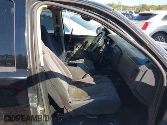 ✅ 2003 Dodge Dakota SLT • VIN: 1D7HL48X93S151422 • Lot: 40661577. Wystawiony na IAAI z przebiegiem 238 586 mil. Bezpłatny archiwum sprzedaży aukcyjnych z USA i szczegółowy raport historii pojazdu na DreamBid. Zdjęcie 5.