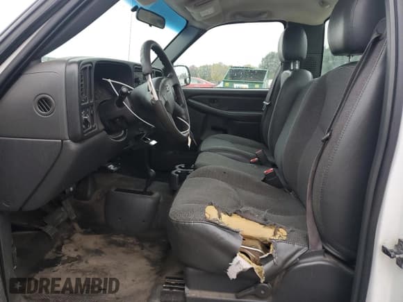 ✅ 2003 Chevrolet Silverado 2500HD Work Truck • VIN: 1GCHK24U53E371443 • Lot: 82538005. Wystawiony na Copart z przebiegiem 189 003 mil. Bezpłatny archiwum sprzedaży aukcyjnych z USA i szczegółowy raport historii pojazdu na DreamBid. Zdjęcie 7.