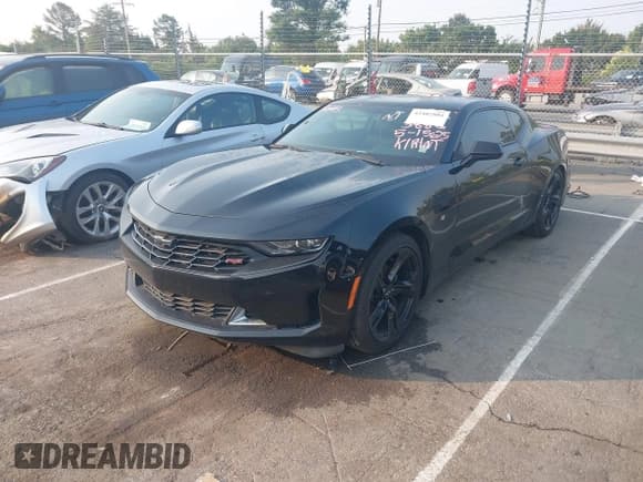 ✅ 2020 Chevrolet Camaro 1LT • VIN: 1G1FB1RS6L0103886 • Лот: 42402884. Опубликован ранее на IAAI с пробегом 61 304 миль. Бесплатный доступ к архиву аукционных продаж из США и подробный отчёт об истории автомобиля на DreamBid. Изображение 2.