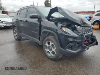 ✅ 2022 Jeep Compass Trailhawk • VIN: 3C4NJDDB0NT159908 • Lot: 87474355. Wystawiony na Copart z przebiegiem 64 293 mil. Bezpłatny archiwum sprzedaży aukcyjnych z USA i szczegółowy raport historii pojazdu na DreamBid. Zdjęcie 4.