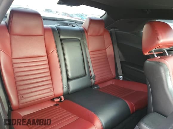 ✅ 2013 Dodge Challenger R/T Classic • VIN: 2C3CDYBT8DH635805 • Lot: 82416474. Wystawiony na Copart z przebiegiem 110 241 mil. Bezpłatny archiwum sprzedaży aukcyjnych z USA i szczegółowy raport historii pojazdu na DreamBid. Zdjęcie 10.