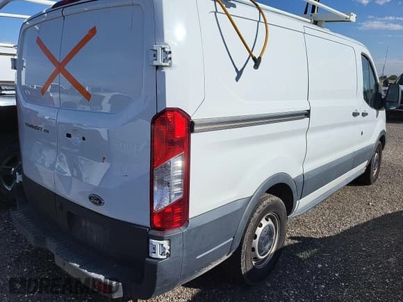 ✅ 2017 Ford Transit • VIN: 1FTYE1YMXHKA73832 • Lot: 42186776. Listed on IAAI with 254,517 mi. Free auction sales archive from the USA and detailed vehicle history report at DreamBid. Image 1.