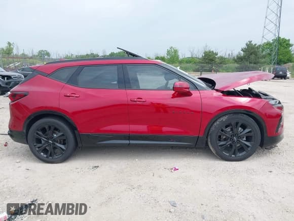 ✅ 2021 Chevrolet Blazer RS • VIN: 3GNKBKRS4MS570818 • Lot: 42511827. Wystawiony na IAAI z przebiegiem 28 519 mil. Bezpłatny archiwum sprzedaży aukcyjnych z USA i szczegółowy raport historii pojazdu na DreamBid. Zdjęcie 14.