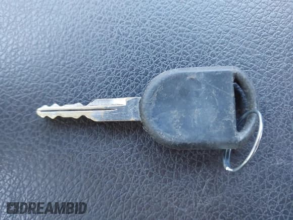 ✅ 2005 Ford Mustang Deluxe • VIN: 1ZVFT80N455145187 • Лот: 43810779. Опубликован ранее на IAAI с пробегом 157 263 миль. Бесплатный доступ к архиву аукционных продаж из США и подробный отчёт об истории автомобиля на DreamBid. Изображение 11.