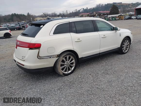 ✅ 2012 Lincoln MKT EcoBoost • VIN: 2LMHJ5AT3CBL54703 • Лот: 43752632. Опубликован ранее на IAAI с пробегом 212 934 миль. Бесплатный доступ к архиву аукционных продаж из США и подробный отчёт об истории автомобиля на DreamBid. Изображение 4.