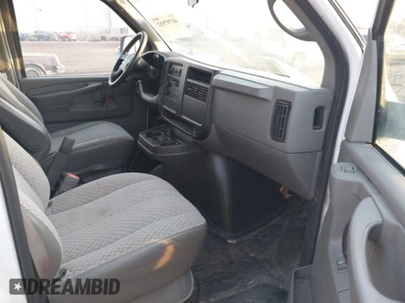 ✅ 2005 Chevrolet Express Cargo • VIN: 1GCFG15T251250047 • Lot: 41797512. Listed on IAAI with 149,610 mi. Free auction sales archive from the USA and detailed vehicle history report at DreamBid. Image 5.