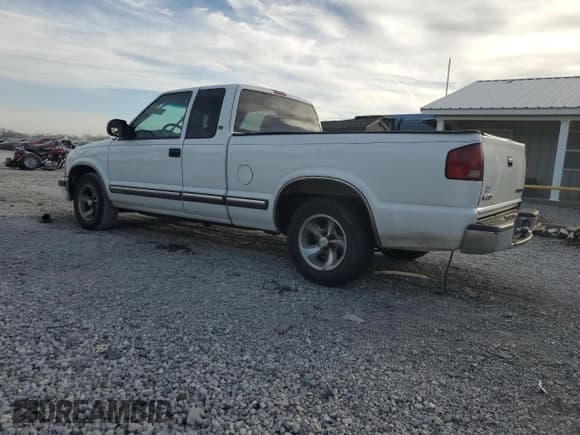 ✅ 2000 Chevrolet S-10 LS • VIN: 1GCCS19W7Y8158661 • Лот: 48857445. Опубликован ранее на Copart с пробегом 124 068 миль. Бесплатный доступ к архиву аукционных продаж из США и подробный отчёт об истории автомобиля на DreamBid. Изображение 2.