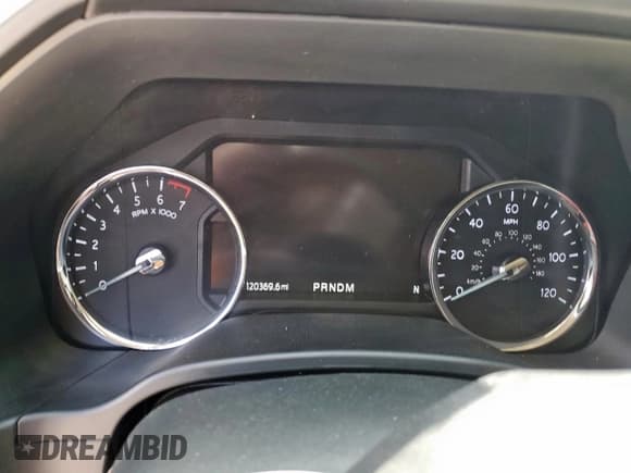 ✅ 2020 Ford Expedition Max Platinum • VIN: 1FMJK1MT2LEA25526 • Лот: 61444315. Опубликован ранее на Copart с пробегом 120 369 миль. Бесплатный доступ к архиву аукционных продаж из США и подробный отчёт об истории автомобиля на DreamBid. Изображение 9.