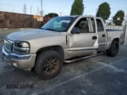 ✅ 2005 GMC Sierra 1500 SLT • VIN: 2GTEK13T151201414 • Лот: 89488525. Опубликован ранее на Copart с пробегом 325 533 миль. Бесплатный доступ к архиву аукционных продаж из США и подробный отчёт об истории автомобиля на DreamBid. Изображение 1.