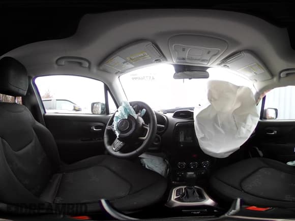 ✅ 2017 Jeep Renegade Sport • VIN: ZACCJBAB7HPF00832 • Lot: 43736099. Wystawiony na IAAI z przebiegiem 188 324 mil. Bezpłatny archiwum sprzedaży aukcyjnych z USA i szczegółowy raport historii pojazdu na DreamBid. Zdjęcie 18.