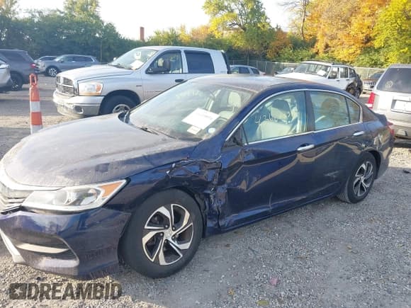 ✅ 2017 Honda Accord LX • VIN: 1HGCR2F39HA173202 • Lot: 43619894. Listed on IAAI with 82,397 mi. Free auction sales archive from the USA and detailed vehicle history report at DreamBid. Image 6.