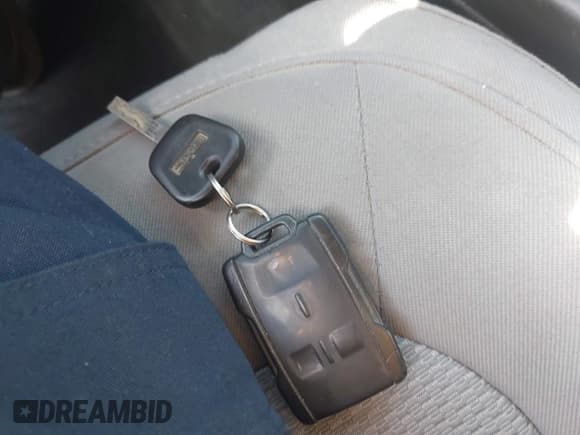 ✅ 2017 GMC Canyon 2WD • VIN: 1GTG5BEN4H1292791 • Lot: 42098629. Listed on IAAI with 122,800 mi. Free auction sales archive from the USA and detailed vehicle history report at DreamBid. Image 11.