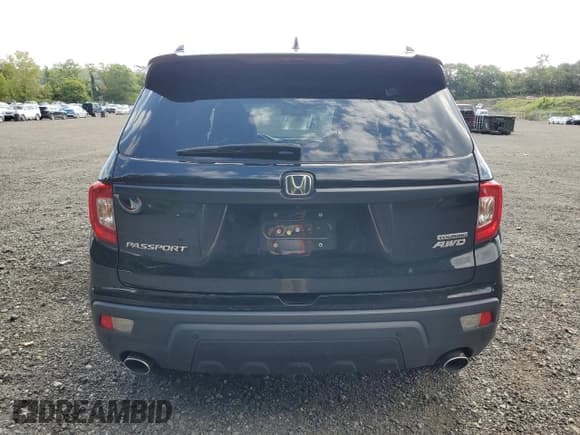✅ 2019 Honda Passport Touring • VIN: 5FNYF8H98KB006376 • Lot: 69685155. Listed on Copart with 93,188 mi. Free auction sales archive from the USA and detailed vehicle history report at DreamBid. Image 6.