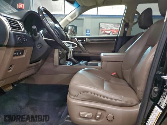 ✅ 2020 Lexus GX 460 Premium • VIN: JTJAM7BXXL5253228 • Lot: 95830155. Wystawiony na Copart z przebiegiem 140 117 mil. Bezpłatny archiwum sprzedaży aukcyjnych z USA i szczegółowy raport historii pojazdu na DreamBid. Zdjęcie 7.