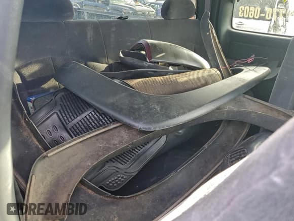 ✅ 2002 Chevrolet Silverado 2500HD LS • VIN: 1GCHK29U32Z235943 • Lot: 93919615. Wystawiony na Copart z przebiegiem 158 815 mil. Bezpłatny archiwum sprzedaży aukcyjnych z USA i szczegółowy raport historii pojazdu na DreamBid. Zdjęcie 10.