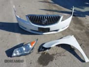 ✅ 2013 Buick LaCrosse Leather • VIN: 1G4GC5ER0DF327944 • Lot: 43626737. Wystawiony na IAAI z przebiegiem 54 691 mil. Bezpłatny archiwum sprzedaży aukcyjnych z USA i szczegółowy raport historii pojazdu na DreamBid. Zdjęcie 12.