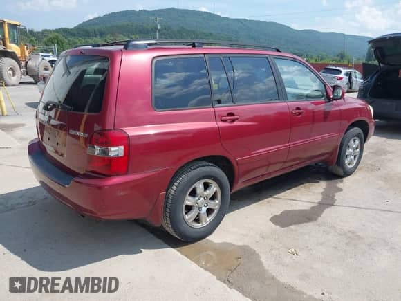 2004 Toyota Highlander with VIN JTEGD21A640084395, listed as a IAAI auction lot 42820915 with 208,871 mi miles and . Bid and sale history available at DreamBid. Image 4.