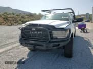 ✅ 2019 Ram 2500 Tradesman • VIN: 3C6UR5HL2KG576827 • Lot: 60539295. Wystawiony na Copart z przebiegiem 69 120 mil. Bezpłatny archiwum sprzedaży aukcyjnych z USA i szczegółowy raport historii pojazdu na DreamBid. Zdjęcie 14.