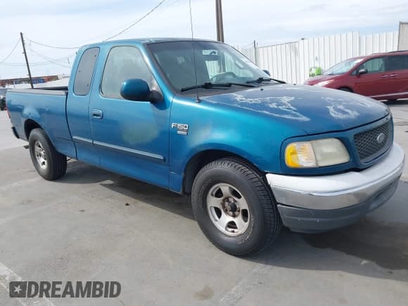 ✅ 2000 Ford F-150 XL • VIN: 1FTRX17LXYKB07422 • Lot: 43252968. Listed on IAAI with 480,466 mi. Free auction sales archive from the USA and detailed vehicle history report at DreamBid. Image 1.