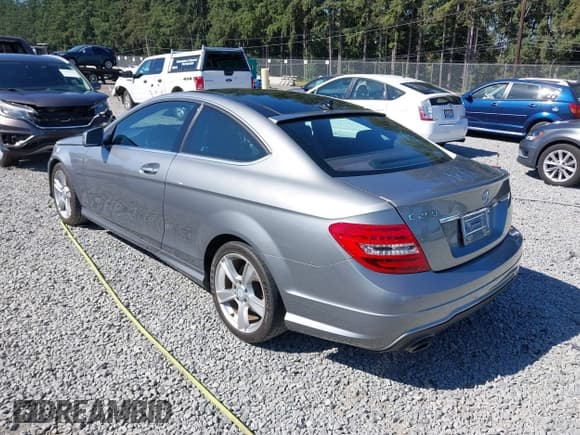 ✅ 2012 Mercedes-Benz C 250 • VIN: WDDGJ4HB4CF921797 • Lot: 42685097. Listed on IAAI with 85,804 mi. Free auction sales archive from the USA and detailed vehicle history report at DreamBid. Image 3.