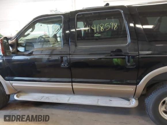 ✅ 2005 Ford Excursion Eddie Bauer • VIN: 1FMSU45P65ED45579 • Lot: 41418598. Listed on IAAI with 154,660 mi. Free auction sales archive from the USA and detailed vehicle history report at DreamBid. Image 14.