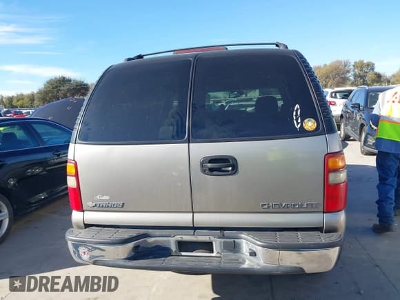 ✅ 2003 Chevrolet Tahoe LS • VIN: 1GNEC13V43R110129 • Лот: 40929118. Опубликован ранее на IAAI с пробегом 202 073 миль. Бесплатный доступ к архиву аукционных продаж из США и подробный отчёт об истории автомобиля на DreamBid. Изображение 17.