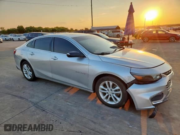 ✅ 2018 Chevrolet Malibu LT • VIN: 1G1ZD5ST0JF143540 • Лот: 71608275. Опубликован ранее на Copart с пробегом 142 257 миль. Бесплатный доступ к архиву аукционных продаж из США и подробный отчёт об истории автомобиля на DreamBid. Изображение 4.