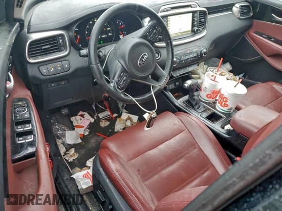 ✅ 2017 Kia Sorento SXL • VIN: 5XYPK4A52HG202919 • Lot: 94392335. Listed on Copart with 218,353 mi. Free auction sales archive from the USA and detailed vehicle history report at DreamBid. Image 8.