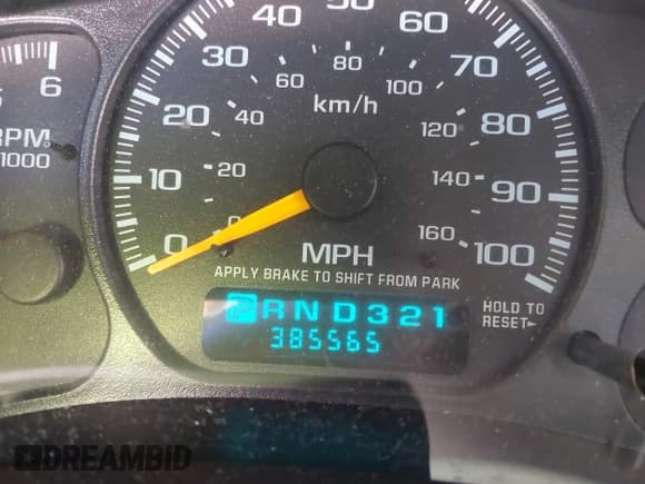 ✅ 2000 Chevrolet Suburban LS • VIN: 3GNFK16TXYG142561 • Лот: 41281631. Опубликован ранее на IAAI с пробегом 385 565 миль. Бесплатный доступ к архиву аукционных продаж из США и подробный отчёт об истории автомобиля на DreamBid. Изображение 7.