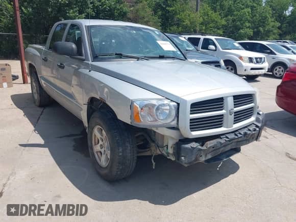 2006 Dodge Dakota SLT with VIN 1D7HE48N46S646527, listed as a IAAI auction lot 42680779 with 191,935 mi miles and . Bid and sale history available at DreamBid. Image 6.