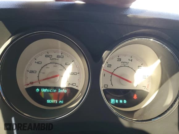 ✅ 2012 Dodge Challenger SXT • VIN: 2C3CDYAGXCH259773 • Lot: 80146984. Wystawiony na Copart z przebiegiem 50 971 mil. Bezpłatny archiwum sprzedaży aukcyjnych z USA i szczegółowy raport historii pojazdu na DreamBid. Zdjęcie 9.