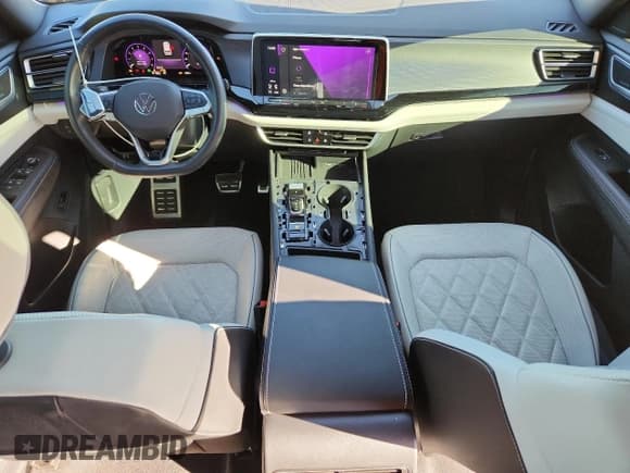 ✅ 2025 Volkswagen Atlas SEL Premium R-Line • VIN: 1V2FE2CA2SC202561 • Lot: 92491325. Wystawiony na Copart z przebiegiem 6 905 mil. Bezpłatny archiwum sprzedaży aukcyjnych z USA i szczegółowy raport historii pojazdu na DreamBid. Zdjęcie 8.